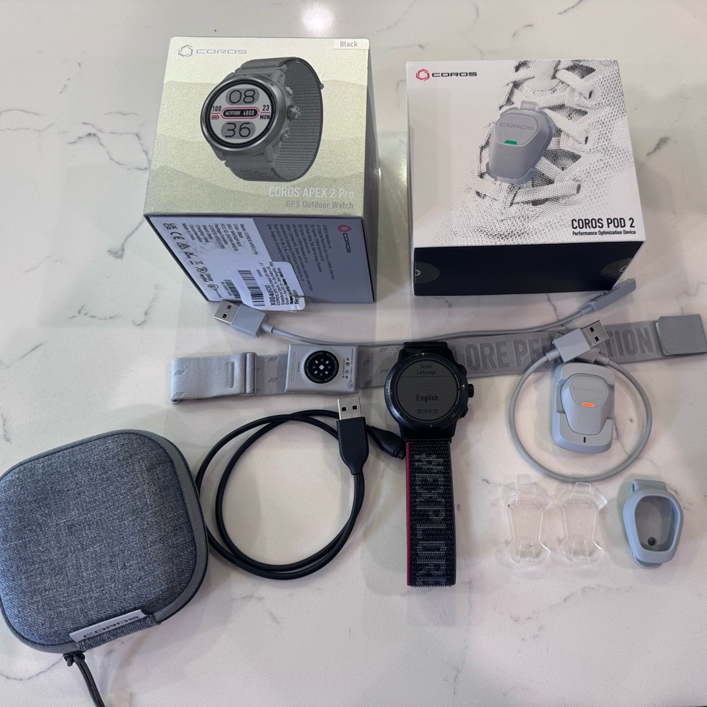 Coros Apex 2 Pro + accessories